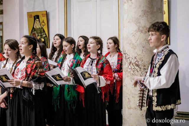 Școala Gimazială nr. 1 Blândești – Colindători la Reședința Mitropolitană 2025