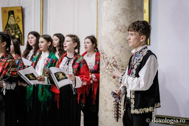 Școala Gimazială nr. 1 Blândești – Colindători la Reședința Mitropolitană 2025