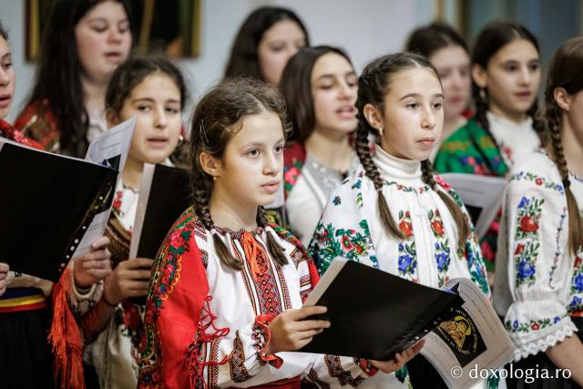 Școala Gimazială nr. 1 Blândești – Colindători la Reședința Mitropolitană 2025