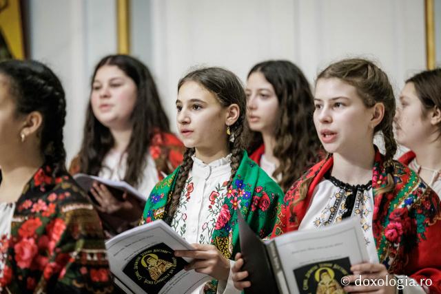 Școala Gimazială nr. 1 Blândești – Colindători la Reședința Mitropolitană 2025