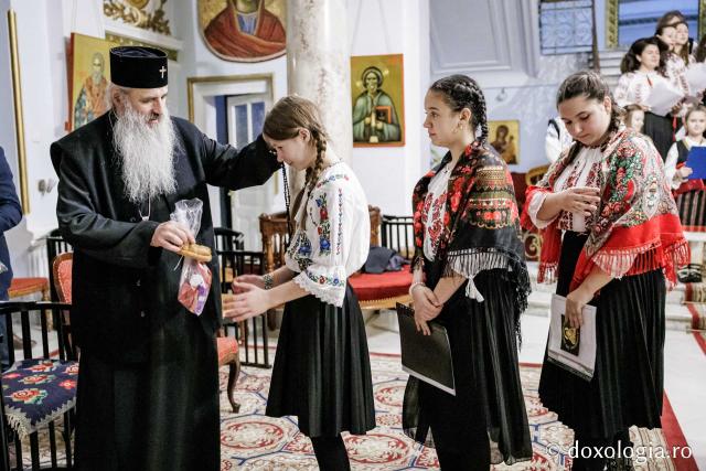 Școala Gimazială nr. 1 Blândești – Colindători la Reședința Mitropolitană 2025