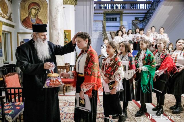 Școala Gimazială nr. 1 Blândești – Colindători la Reședința Mitropolitană 2025