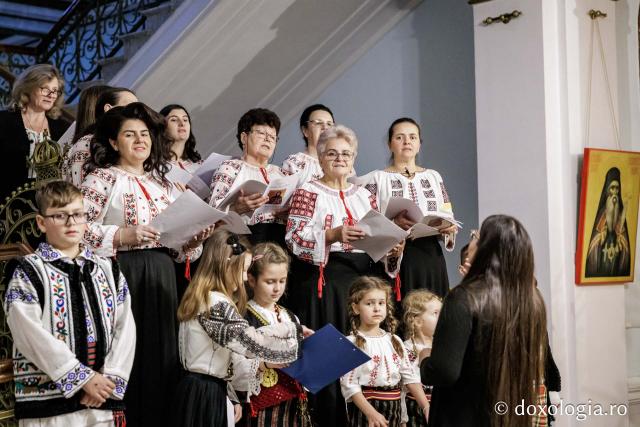 Grupul Preoteselor din Protopopiatul Hârlău – Colindători la Reședința Mitropolitană 2025