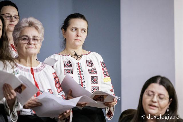 Grupul Preoteselor din Protopopiatul Hârlău – Colindători la Reședința Mitropolitană 2025