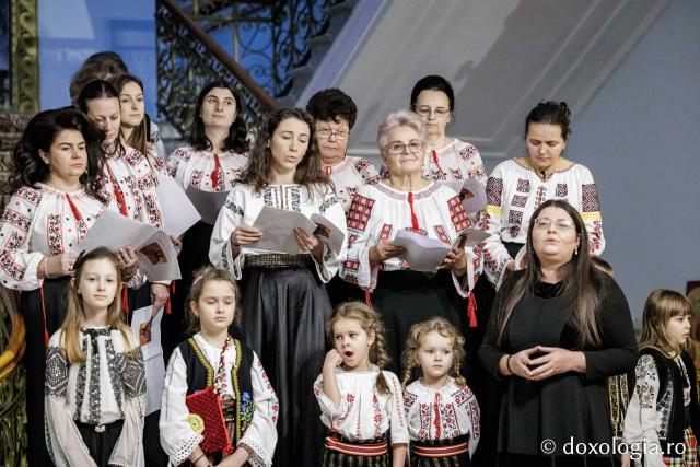 Grupul Preoteselor din Protopopiatul Hârlău – Colindători la Reședința Mitropolitană 2025