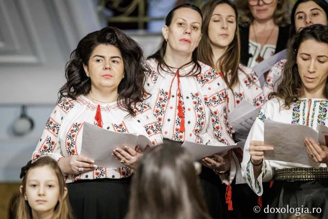 Grupul Preoteselor din Protopopiatul Hârlău – Colindători la Reședința Mitropolitană 2025