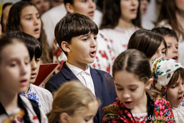 Corul Provita – Colindători la Reședința Mitropolitană 2025