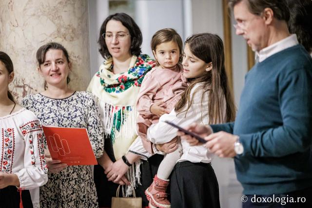 Corul Provita – Colindători la Reședința Mitropolitană 2025