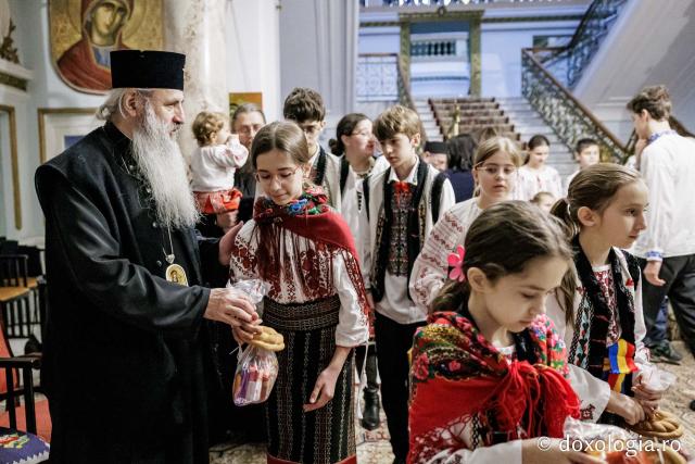 Corul Provita – Colindători la Reședința Mitropolitană 2025