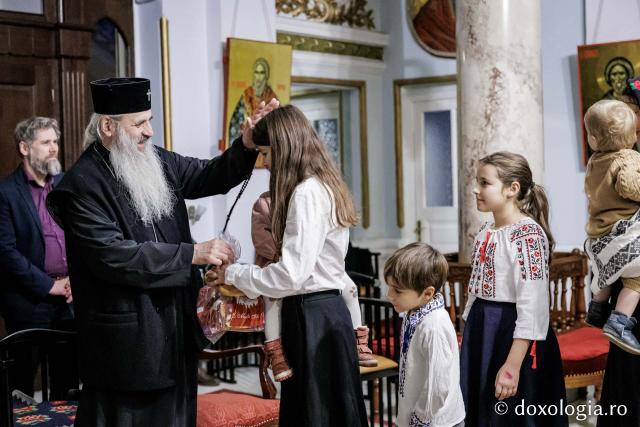 Corul Provita – Colindători la Reședința Mitropolitană 2025