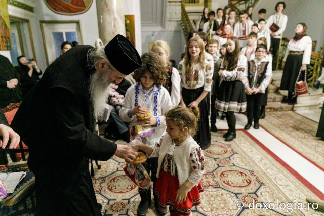 (Foto) Byzantion și MiniByzantion – Colindători la Reședința Mitropolitană 2025