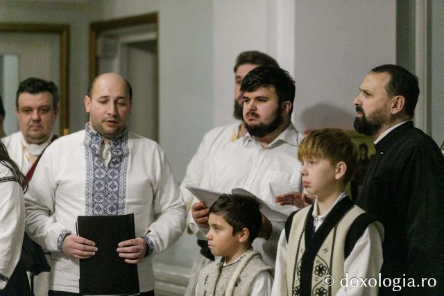 Corul Mira și Grupul „Noi și Vechi”