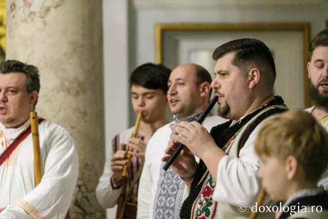 Corul Mira și Grupul „Noi și Vechi”