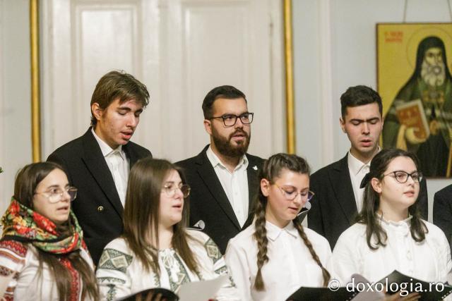 Voluntarii și bursierii Departamentului Minorități