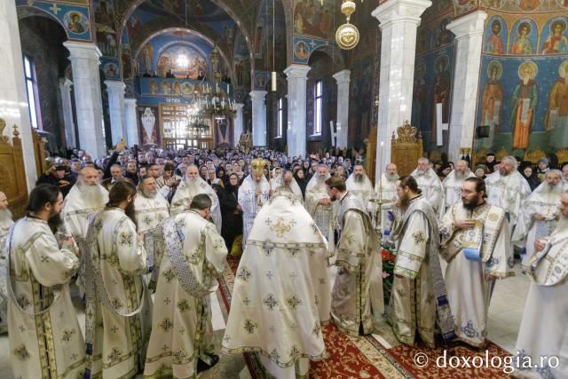 Întâia prăznuire a Sfinților Cuvioși Cleopa și Paisie