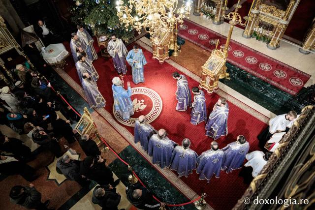 (Foto) Boboteaza la Catedrala Mitropolitană din Iași – Sfânta Liturghie și Sfințirea Apei