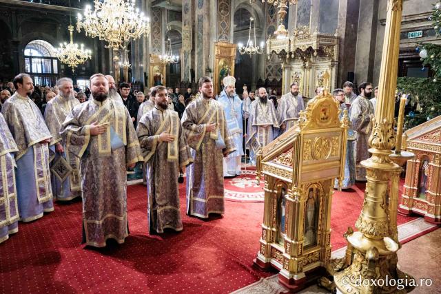 (Foto) Boboteaza la Catedrala Mitropolitană din Iași – Sfânta Liturghie și Sfințirea Apei