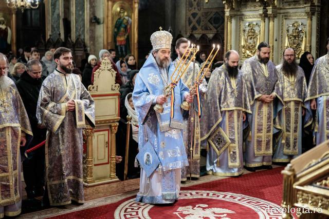 (Foto) Boboteaza la Catedrala Mitropolitană din Iași – Sfânta Liturghie și Sfințirea Apei