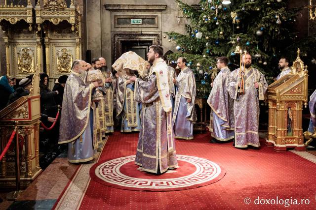 (Foto) Boboteaza la Catedrala Mitropolitană din Iași – Sfânta Liturghie și Sfințirea Apei
