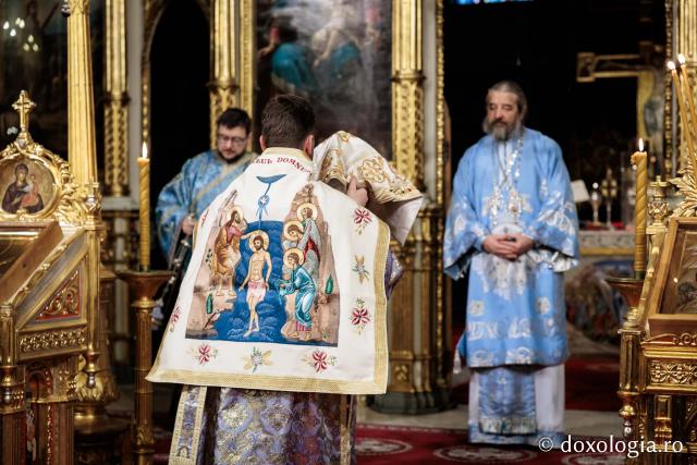 (Foto) Boboteaza la Catedrala Mitropolitană din Iași – Sfânta Liturghie și Sfințirea Apei