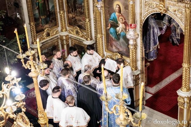 (Foto) Boboteaza la Catedrala Mitropolitană din Iași – Sfânta Liturghie și Sfințirea Apei