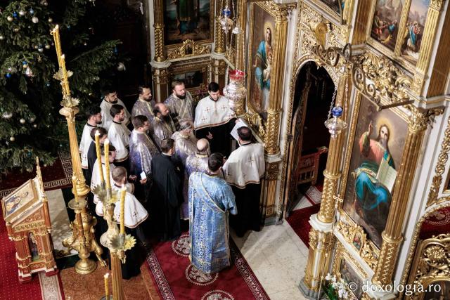 (Foto) Boboteaza la Catedrala Mitropolitană din Iași – Sfânta Liturghie și Sfințirea Apei