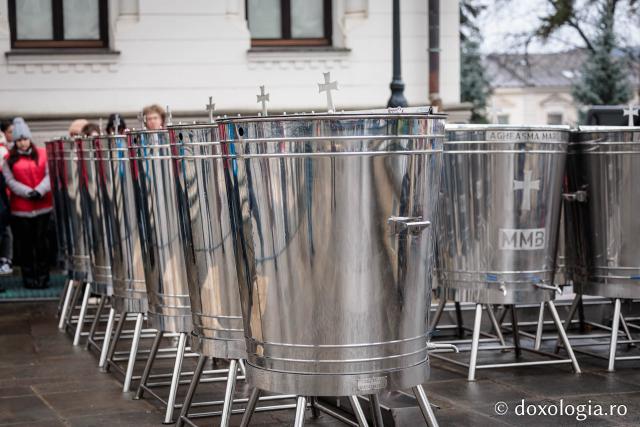 (Foto) Boboteaza la Catedrala Mitropolitană din Iași – Sfânta Liturghie și Sfințirea Apei