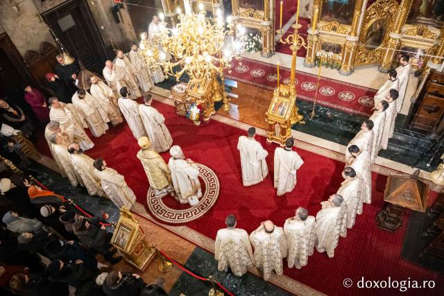 (Foto) În lumina slujirii și a învățăturii teologice – ziua Sfinților Trei Ierarhi la Catedrala Mitropolitană din Iași