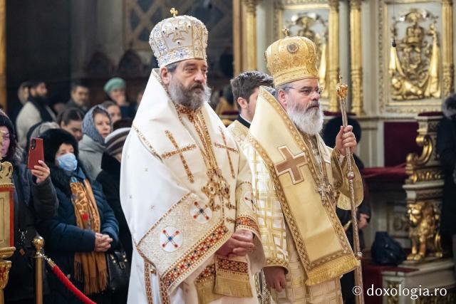 (Foto) În lumina slujirii și a învățăturii teologice – ziua Sfinților Trei Ierarhi la Catedrala Mitropolitană din Iași