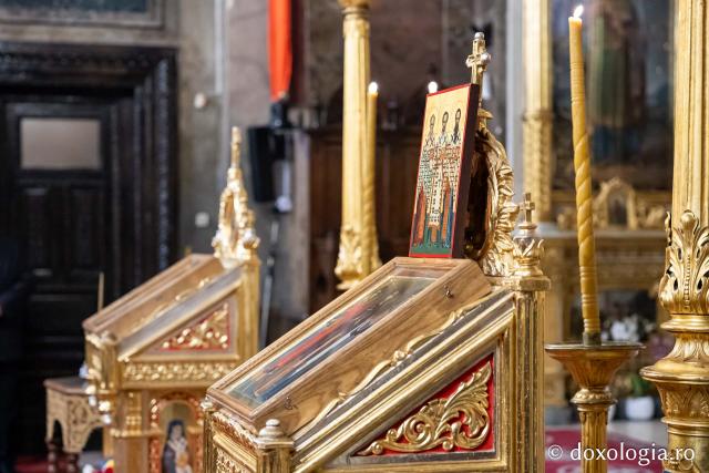 (Foto) În lumina slujirii și a învățăturii teologice – ziua Sfinților Trei Ierarhi la Catedrala Mitropolitană din Iași