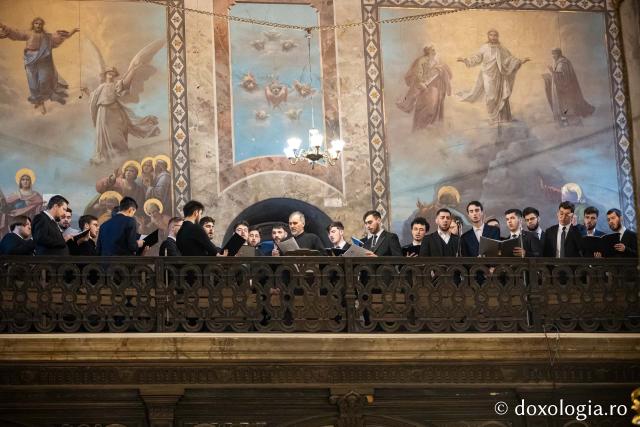 (Foto) În lumina slujirii și a învățăturii teologice – ziua Sfinților Trei Ierarhi la Catedrala Mitropolitană din Iași