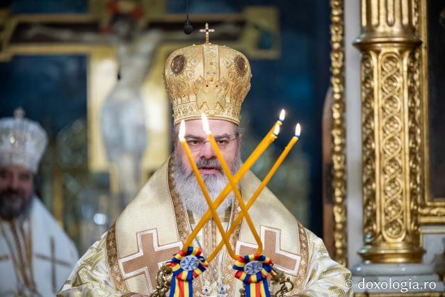 (Foto) În lumina slujirii și a învățăturii teologice – ziua Sfinților Trei Ierarhi la Catedrala Mitropolitană din Iași