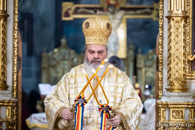 (Foto) În lumina slujirii și a învățăturii teologice – ziua Sfinților Trei Ierarhi la Catedrala Mitropolitană din Iași
