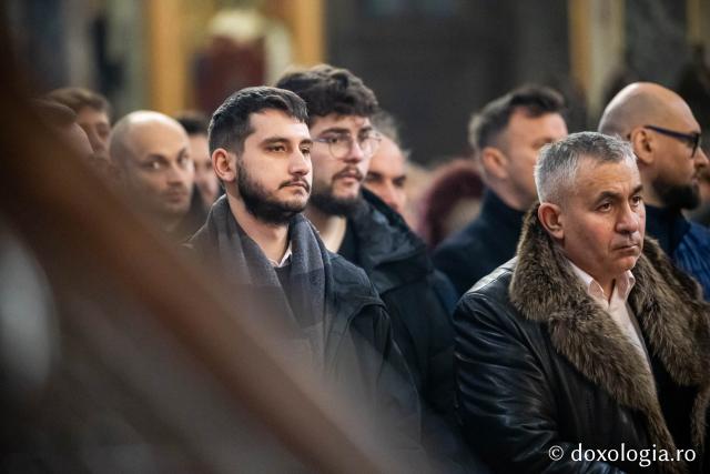 (Foto) În lumina slujirii și a învățăturii teologice – ziua Sfinților Trei Ierarhi la Catedrala Mitropolitană din Iași