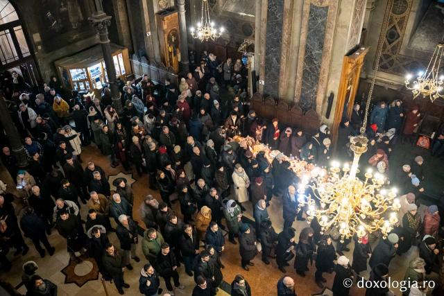(Foto) În lumina slujirii și a învățăturii teologice – ziua Sfinților Trei Ierarhi la Catedrala Mitropolitană din Iași