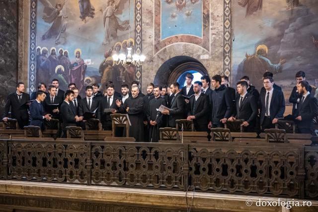 (Foto) În lumina slujirii și a învățăturii teologice – ziua Sfinților Trei Ierarhi la Catedrala Mitropolitană din Iași