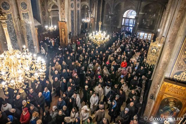 (Foto) În lumina slujirii și a învățăturii teologice – ziua Sfinților Trei Ierarhi la Catedrala Mitropolitană din Iași