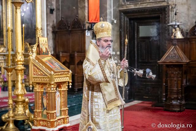 (Foto) În lumina slujirii și a învățăturii teologice – ziua Sfinților Trei Ierarhi la Catedrala Mitropolitană din Iași