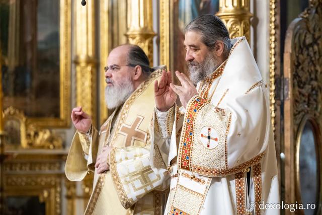 (Foto) În lumina slujirii și a învățăturii teologice – ziua Sfinților Trei Ierarhi la Catedrala Mitropolitană din Iași
