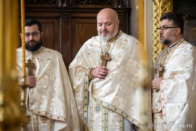 (Foto) În lumina slujirii și a învățăturii teologice – ziua Sfinților Trei Ierarhi la Catedrala Mitropolitană din Iași