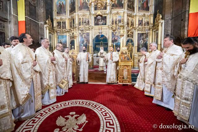(Foto) În lumina slujirii și a învățăturii teologice – ziua Sfinților Trei Ierarhi la Catedrala Mitropolitană din Iași