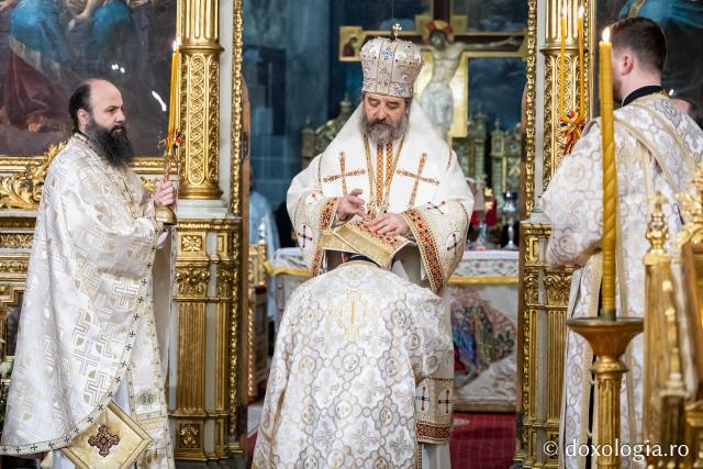 (Foto) În lumina slujirii și a învățăturii teologice – ziua Sfinților Trei Ierarhi la Catedrala Mitropolitană din Iași