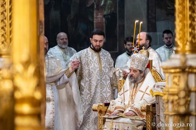 (Foto) În lumina slujirii și a învățăturii teologice – ziua Sfinților Trei Ierarhi la Catedrala Mitropolitană din Iași