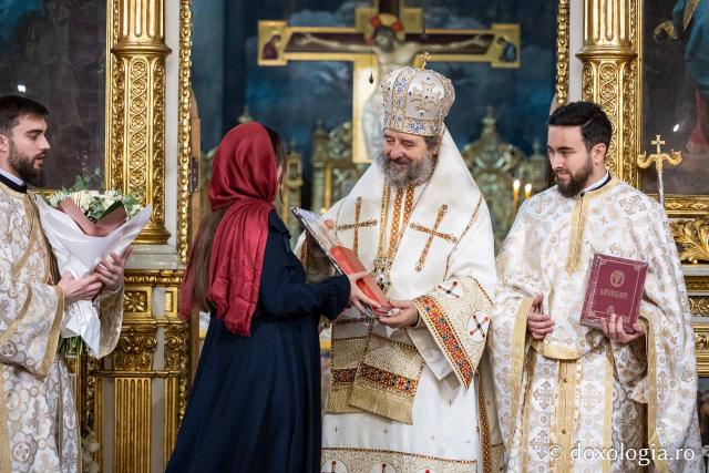 (Foto) În lumina slujirii și a învățăturii teologice – ziua Sfinților Trei Ierarhi la Catedrala Mitropolitană din Iași