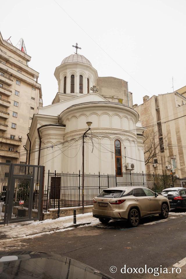 Biserica Sfântul Ioan – Piață din București