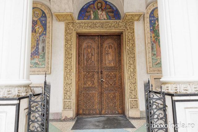 Biserica Sfântul Ioan – Piață din București