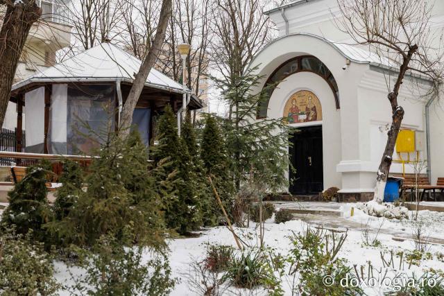 Biserica „Sfântul Pantelimon” Târgu Cucu