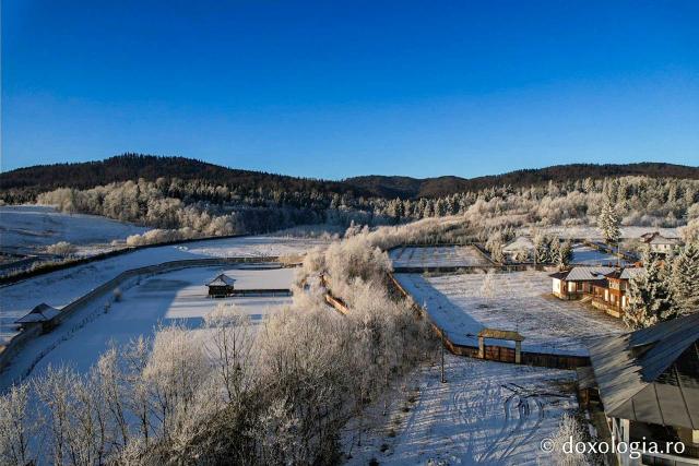 (Foto) Mănăstirea Neamț – imagini aeriene de iarnă