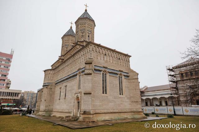 Priveghere la hramul Mănăstirii Sfinții Trei Ierarhi din Iași