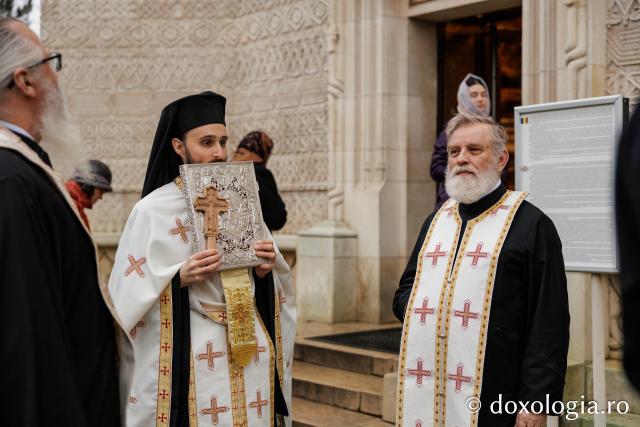 Priveghere la hramul Mănăstirii Sfinții Trei Ierarhi din Iași